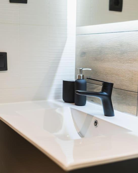 Amazing 2bd 2bth By Madrid4you Apartment Madrid